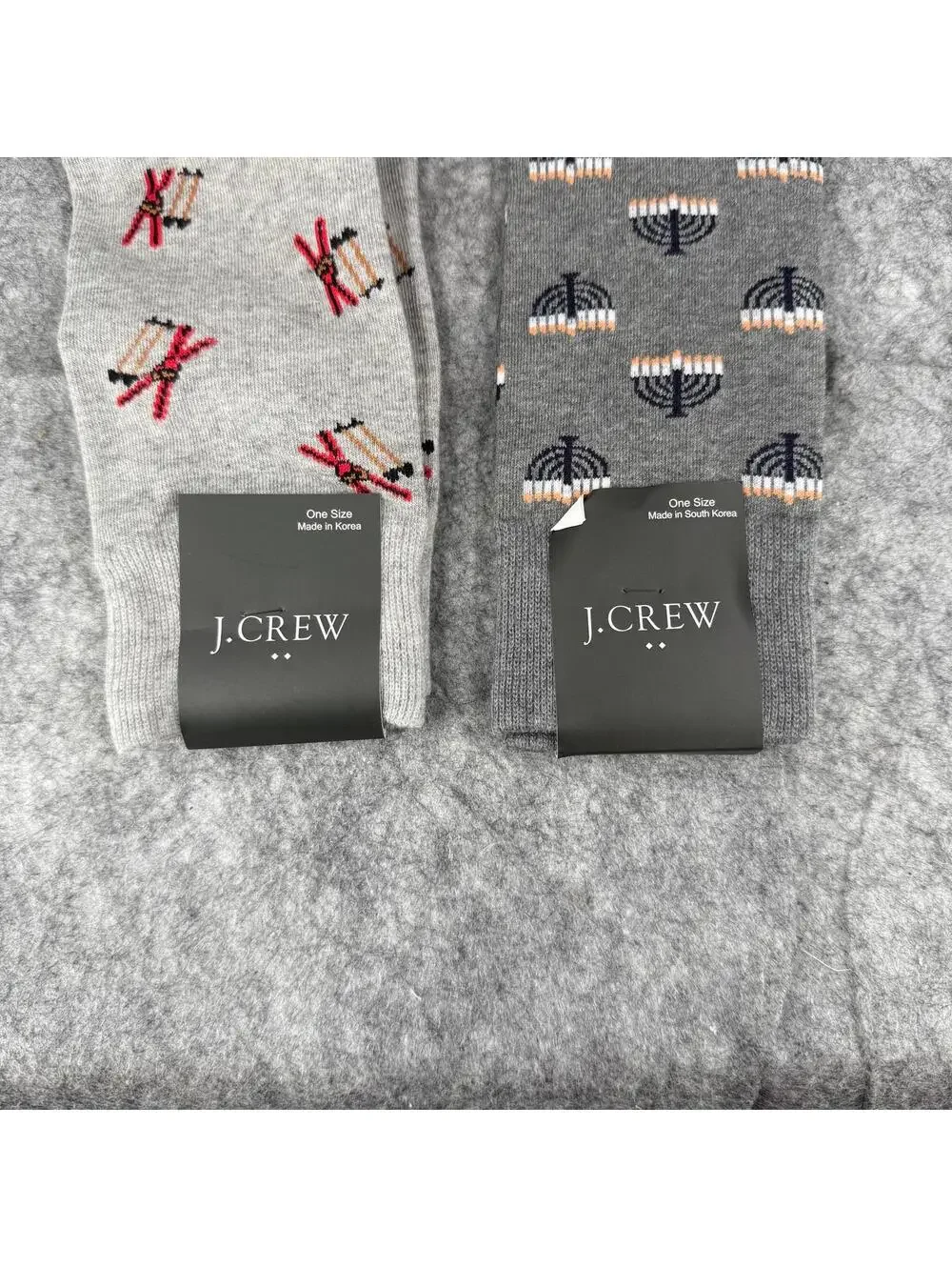 Bundle of 2 Men’s J. Crew Lightweight Dress Socks Menorahs Snow Skis Gray 927 - Picture 3 of 4